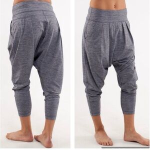 Lululemon Happy Hatha Crop Harem
Joggers
